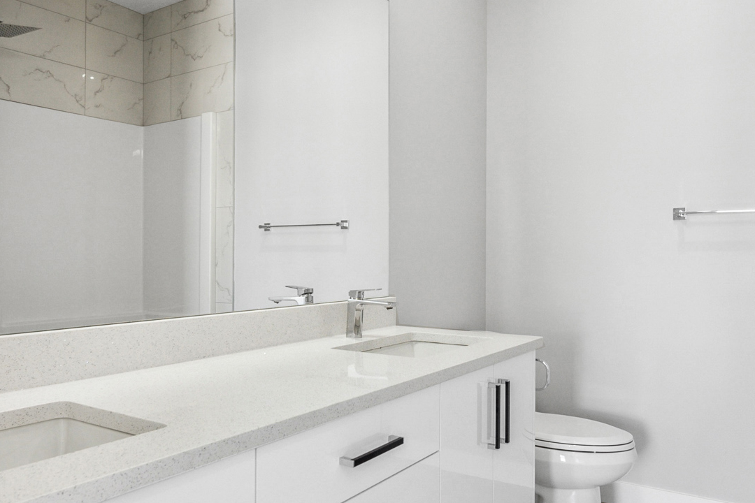 17. Ensuite1